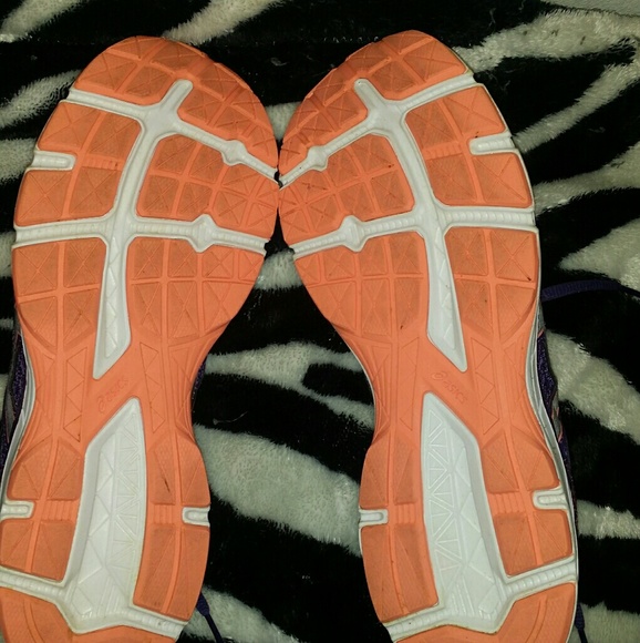 Women's Asics Running shoes - Picture 4 of 4